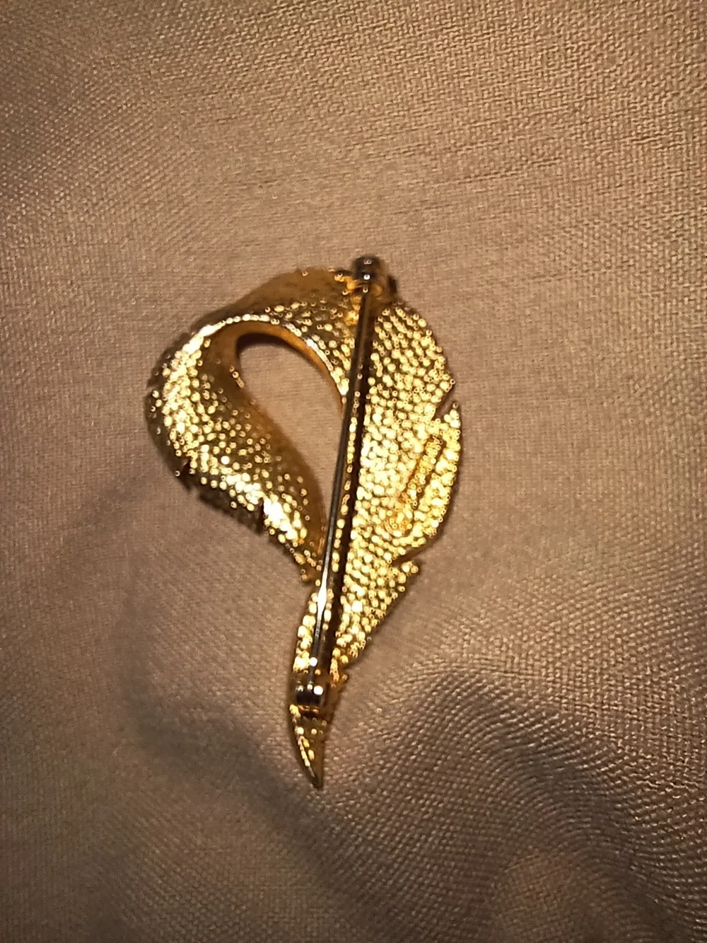 Sarah Coventry Brite Leaf Brooch